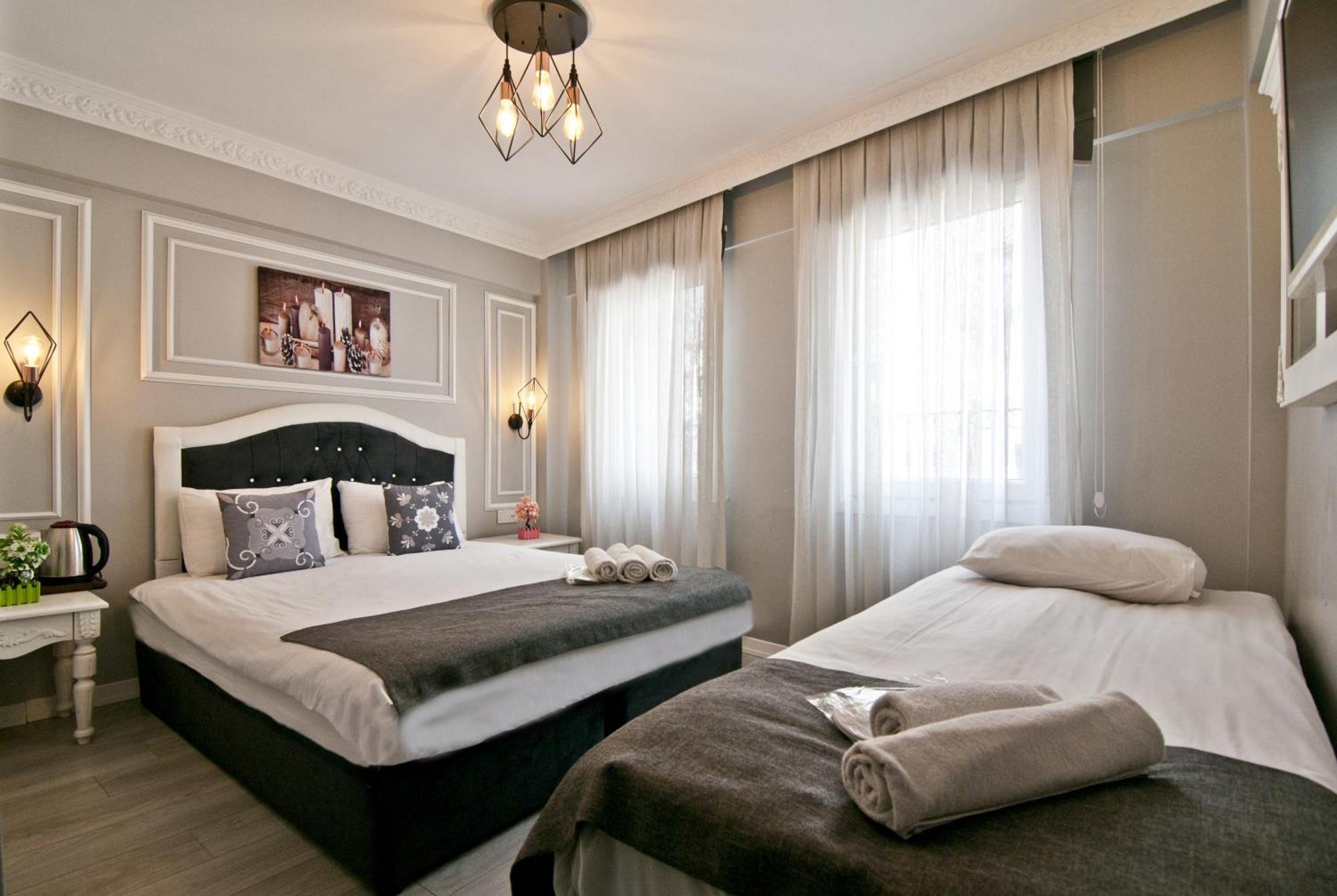 โฮเต็ล ลัวร์ Hotel อิสตันบูล ภายนอก รูปภาพ