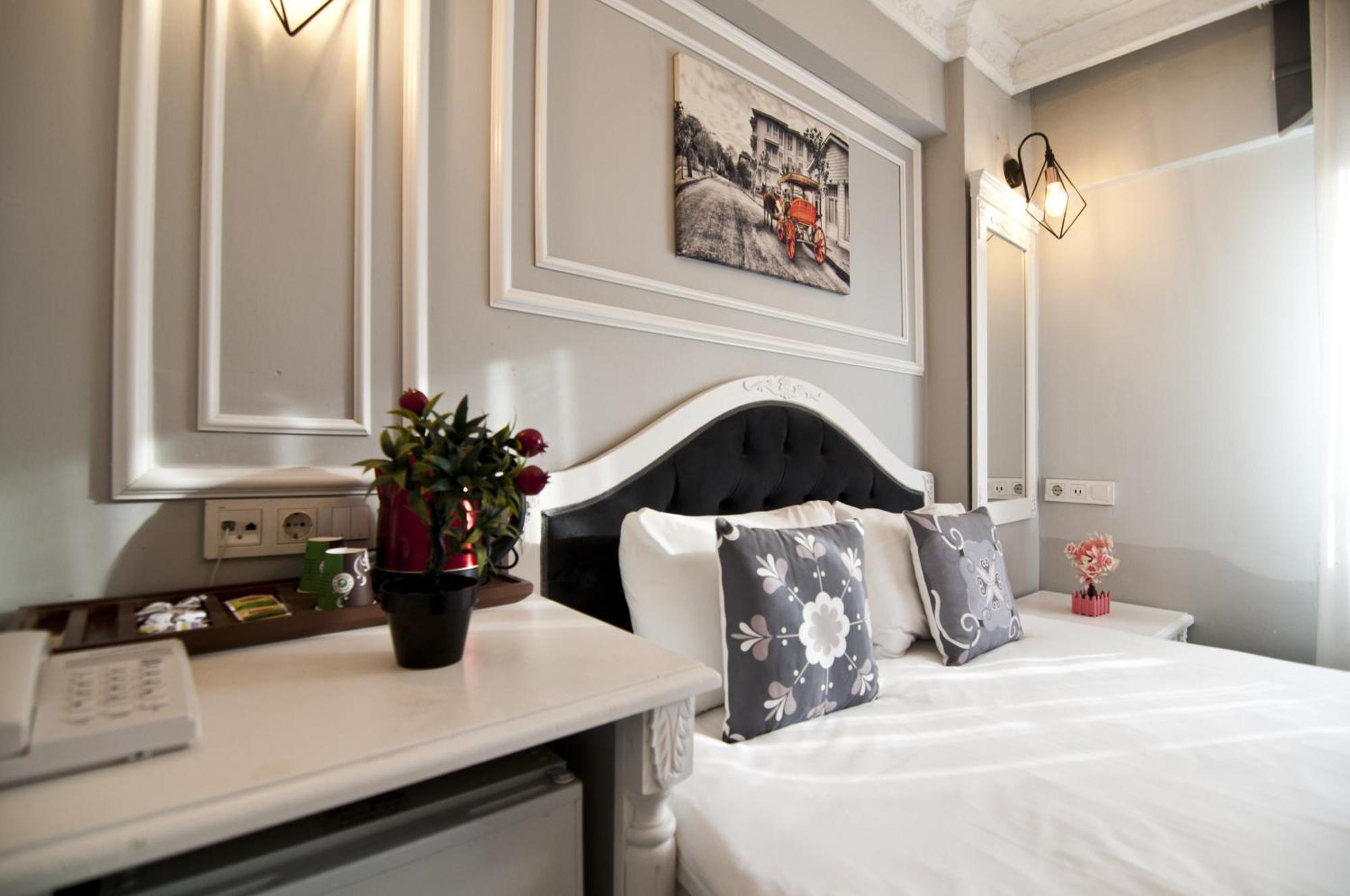 โฮเต็ล ลัวร์ Hotel อิสตันบูล ภายนอก รูปภาพ