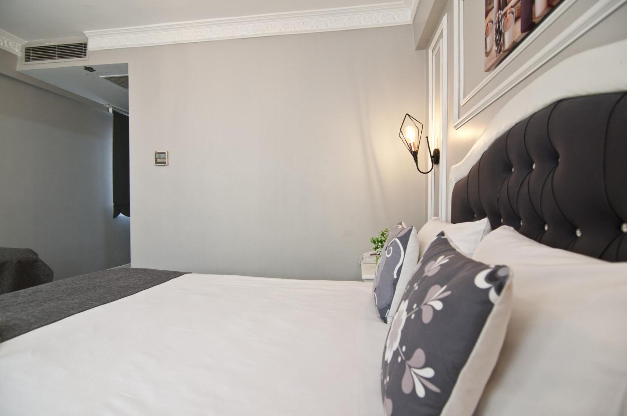 โฮเต็ล ลัวร์ Hotel อิสตันบูล ภายนอก รูปภาพ