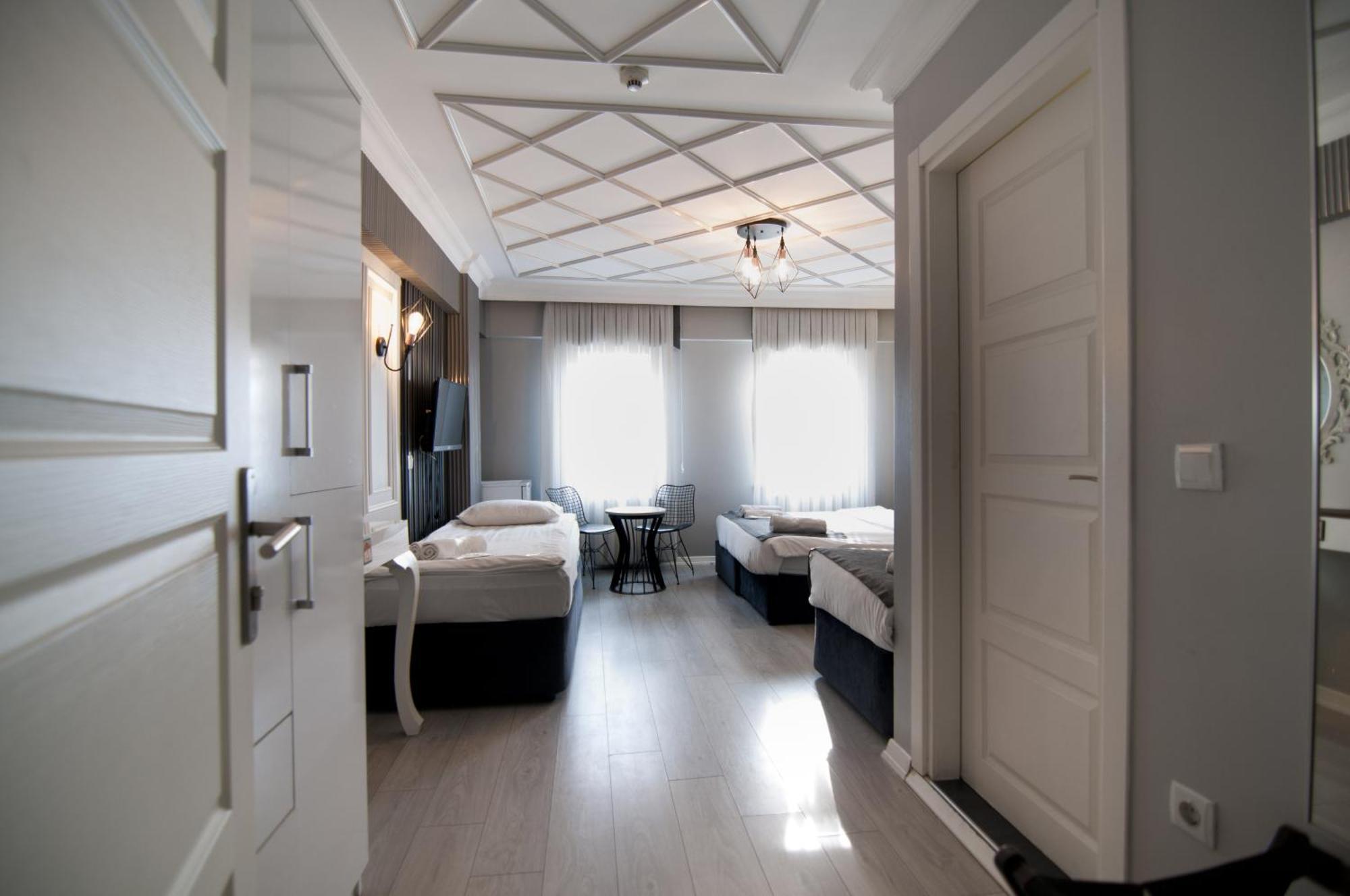 โฮเต็ล ลัวร์ Hotel อิสตันบูล ภายนอก รูปภาพ
